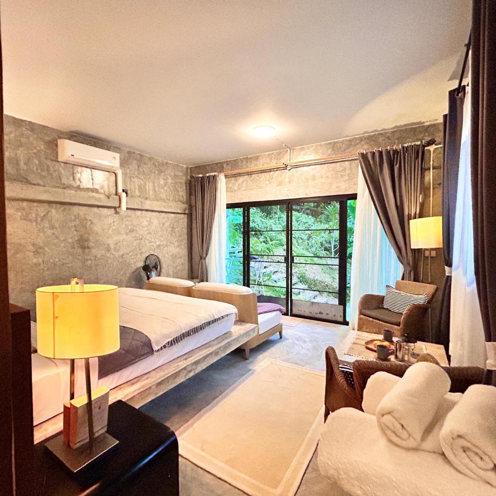 Phuchada Residence Nai Yang Beach Esterno foto