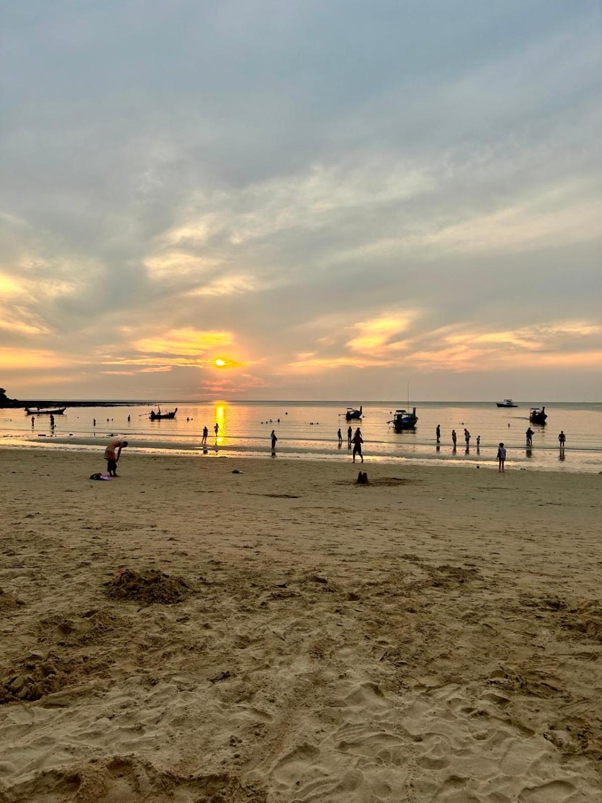 Phuchada Residence Nai Yang Beach Esterno foto